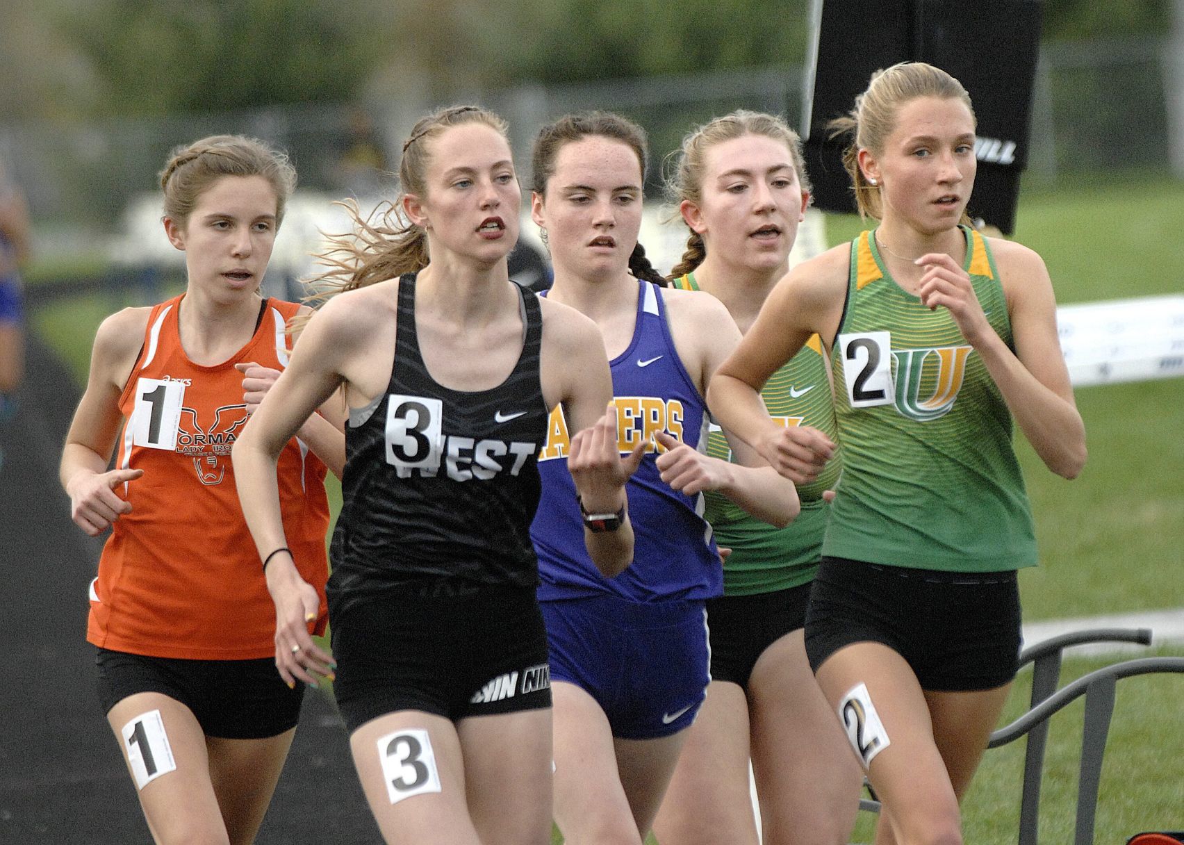 042319-blm-spt-8girlstrack